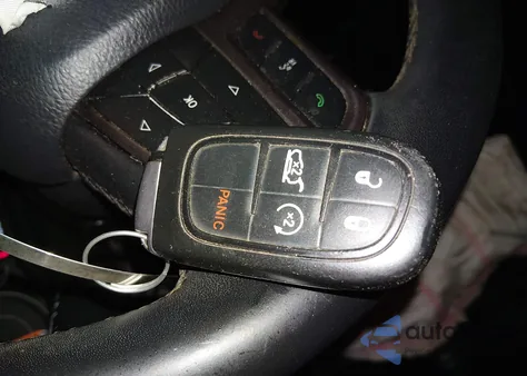 2019 Jeep Cherokee Latitude Plus 4X4 z USA, uszkodzony, nr VIN 1C4PJMLB9KD472323